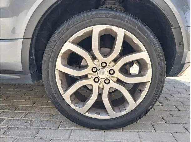 Car image 7