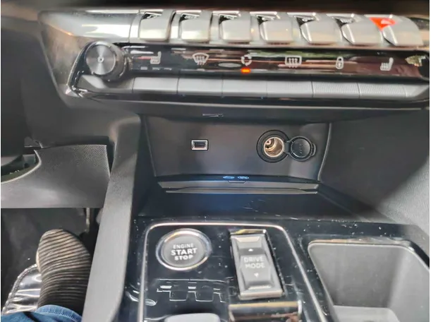Car image 25