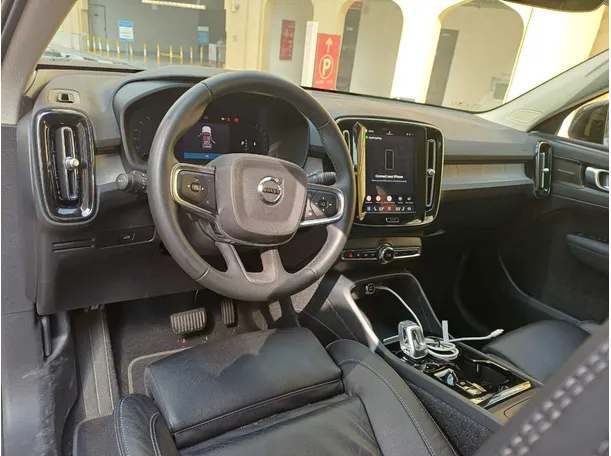 Car image 11