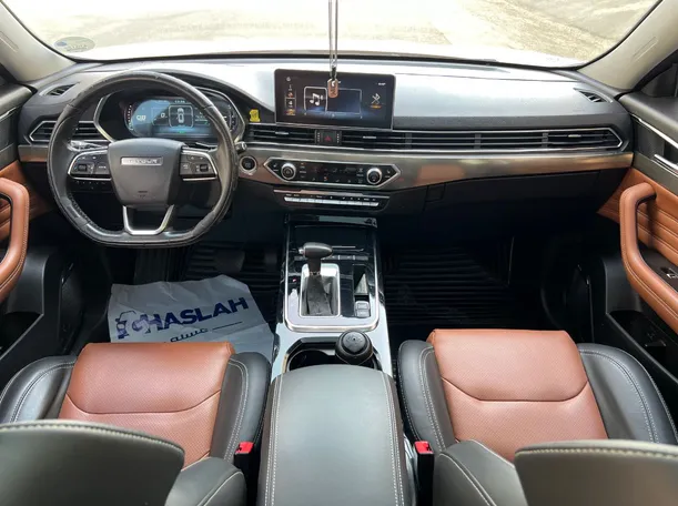 Car image 15
