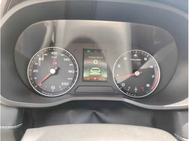 Car image 25