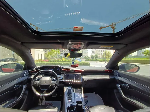 Car image 18