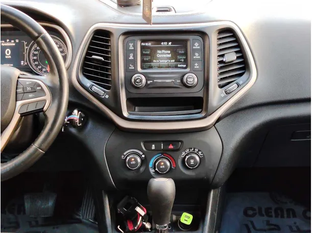 Car image 19