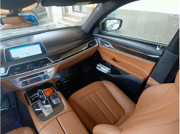 Car image 32