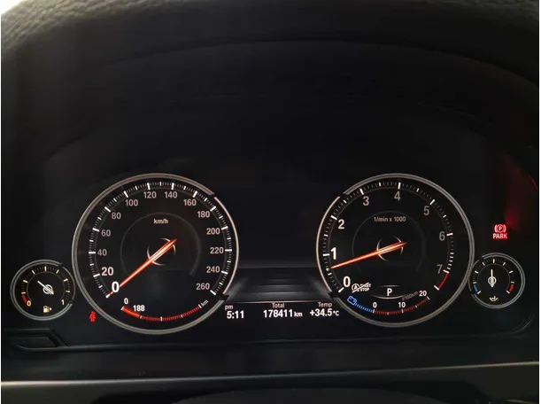 Car image 19
