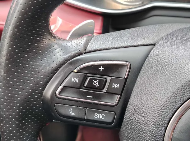 Car image 28