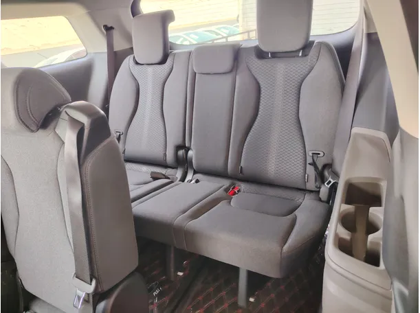 Car image 20