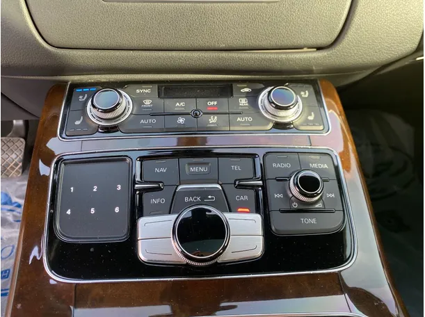 Car image 27