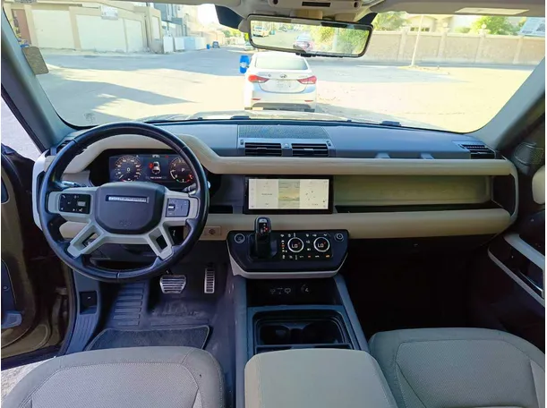 Car image 20