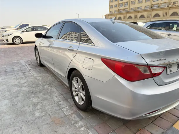 Car image 7