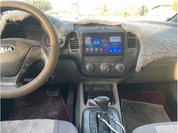 Car image 18