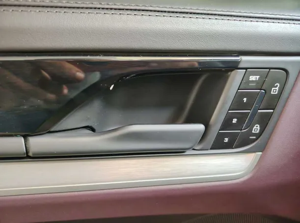 Car image 42