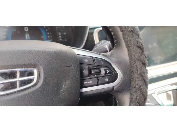 Car image 26