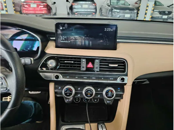 Car image 23