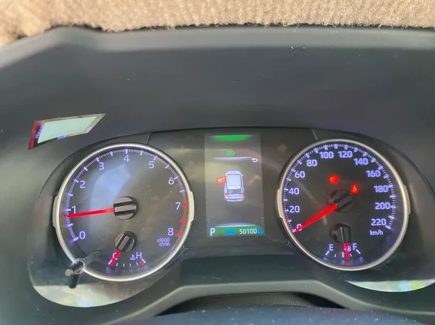 Car image 18