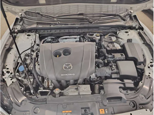 Car image 30
