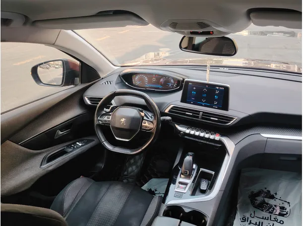 Car image 18