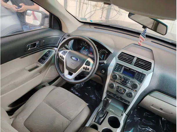 Car image 20