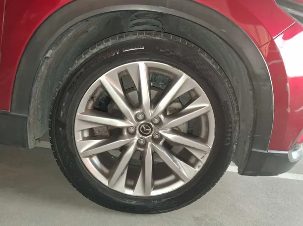 Car image 9