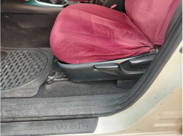 Car image 26