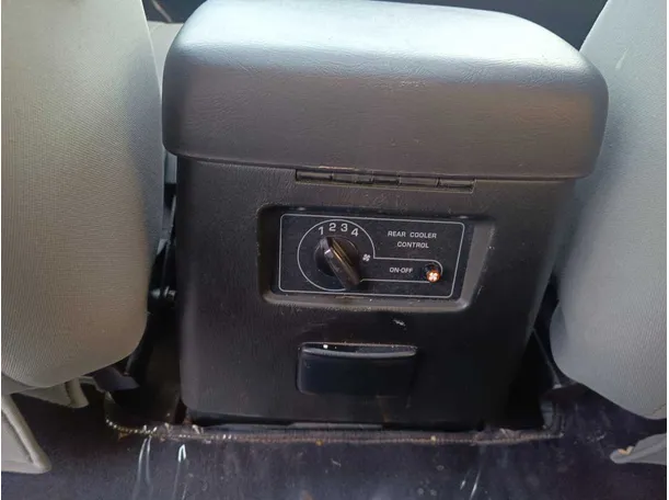 Car image 28