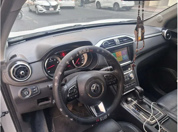 Car image 11