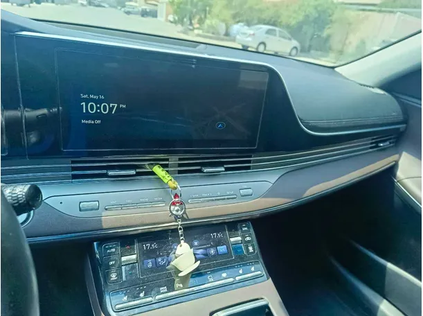 Car image 22