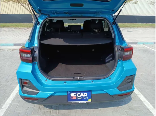 Car image 19