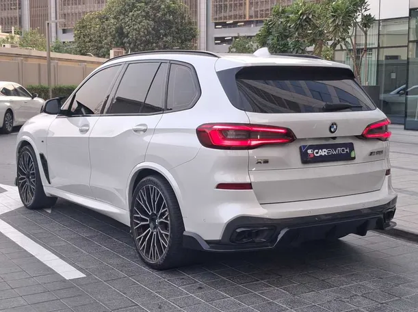 Car image 7