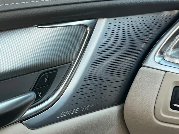 Car image 27