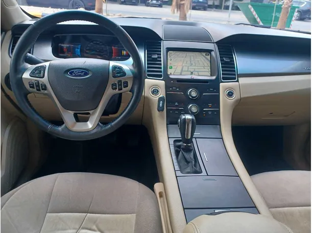 Car image 16