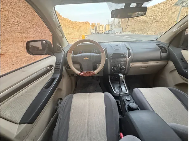 Car image 16