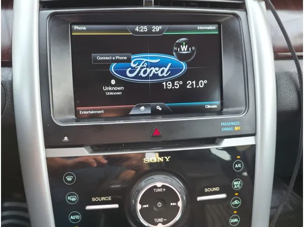 Car image 10