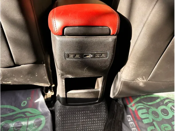 Car image 25