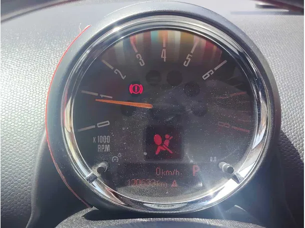 Car image 23
