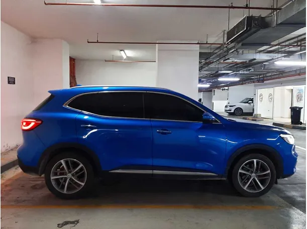 Car image 8