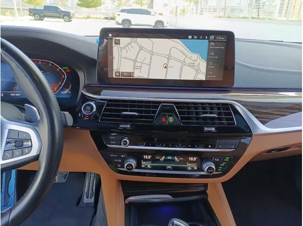 Car image 16