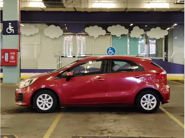 Car image 8
