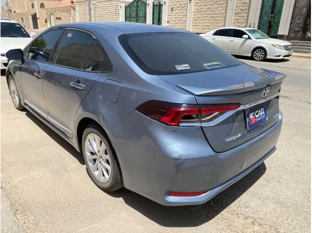 Car image 7