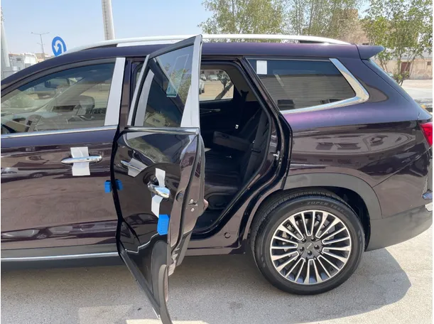 Car image 16