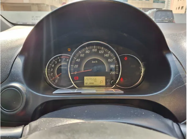 Car image 18