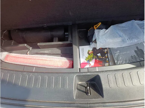 Car image 34