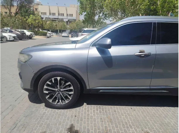 Car image 9