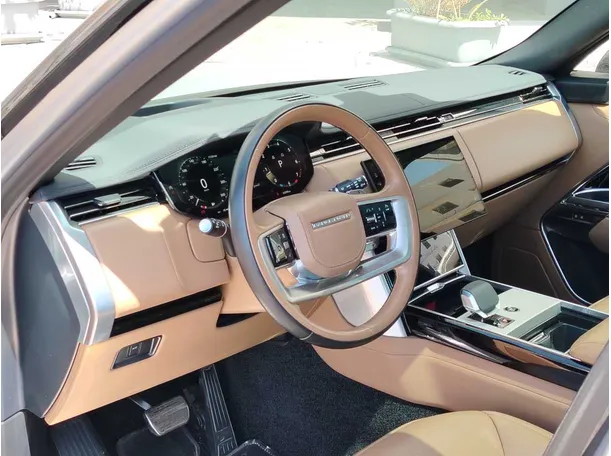 Car image 13