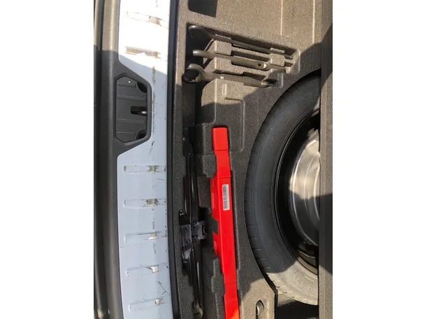 Car image 22