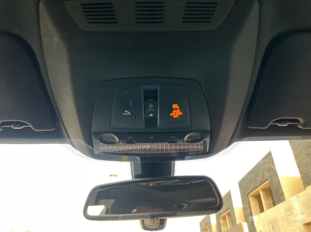 Car image 27