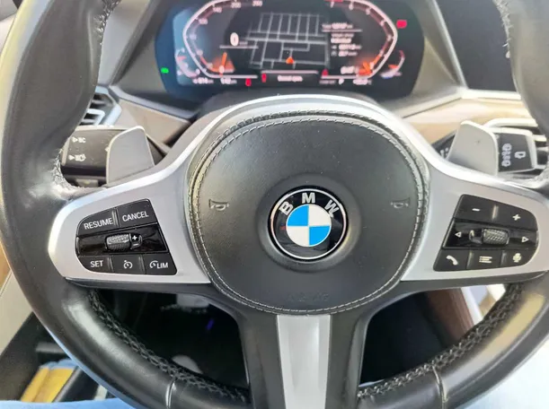 Car image 26