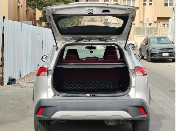 Car image 30