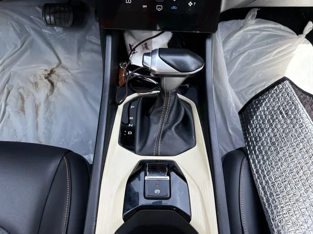 Car image 20