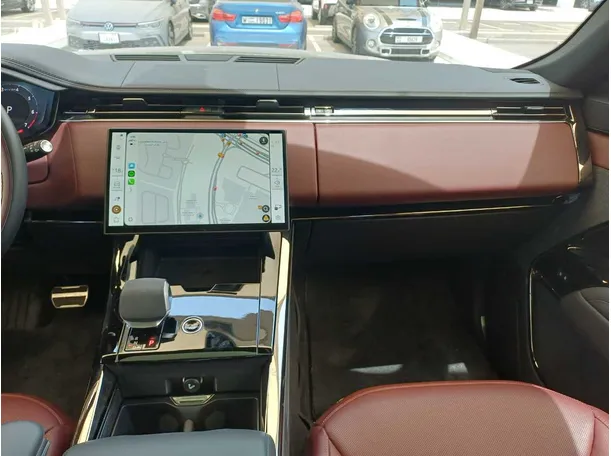 Car image 16